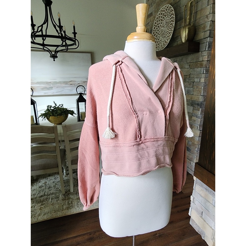 NWT Chelsea & Violet Womens XS  Oversized Cropped Hoodie Raw Hem Boho‎ Tassel